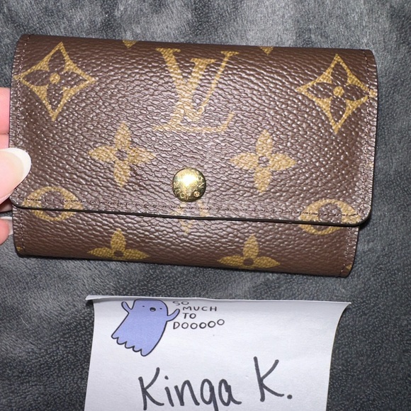 Louis Vuitton 6 ring key holder (with Initials KJK) - Picture 1 of 9